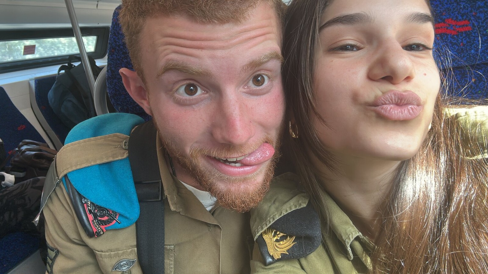 אנחנו, ברכב, באמצע נסיעה
